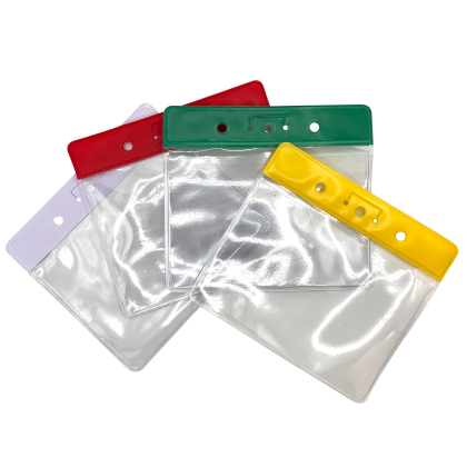Zachte badgehouder van PVC met gekleurde versterking 86x54mm