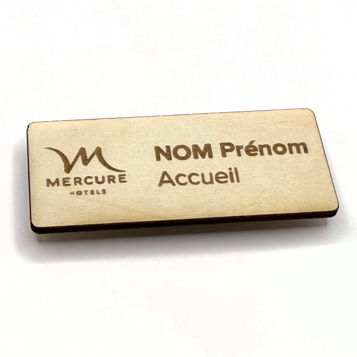 Magnetische naambadge rechthoekig 70x30 mm gegraveerd hout