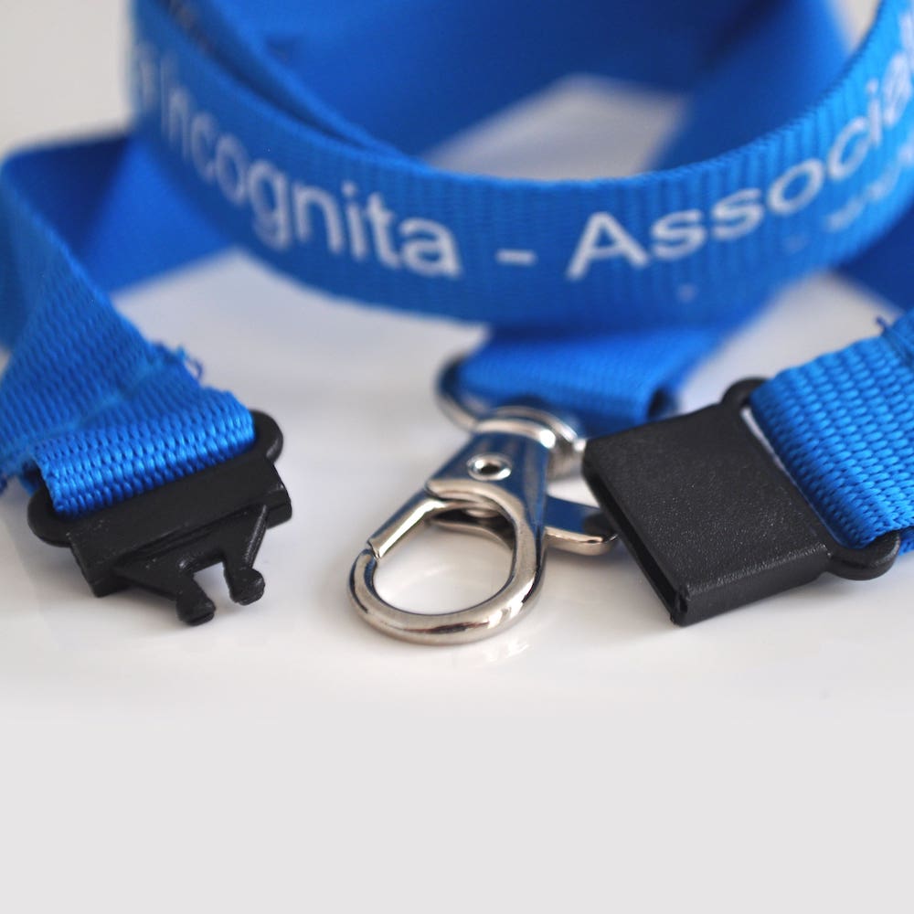 attache de securite tour de cou_2.jpg